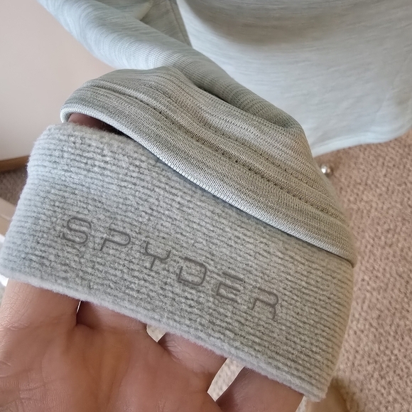 NWT Spyder Active Light Green Sweater Women's Size M. - Picture 2 of 9